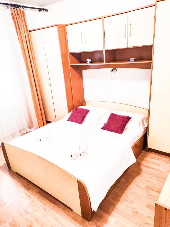 Apartmani Ankica ซริกเวนิซา ภายนอก รูปภาพ